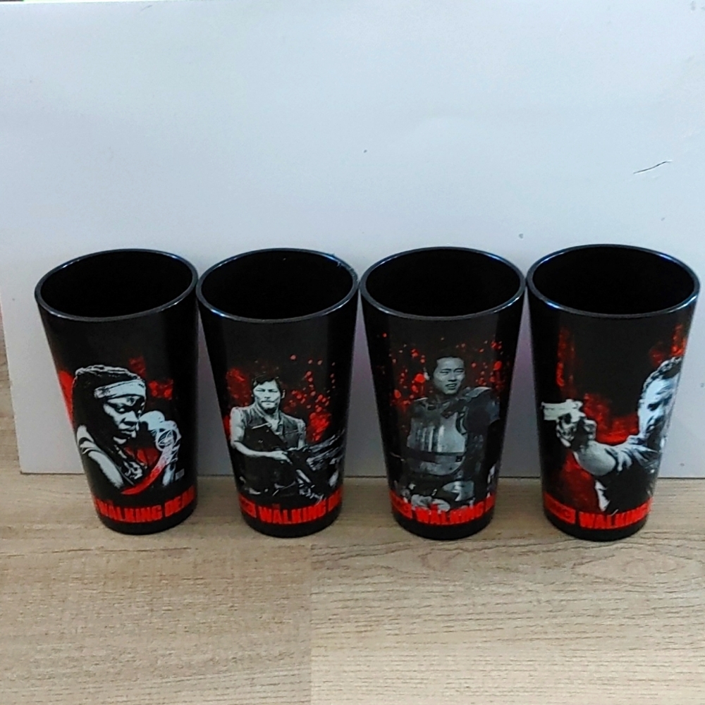 Walking dead drinking glasses